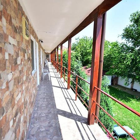 Vila Maya Vama Veche Exteriör bild