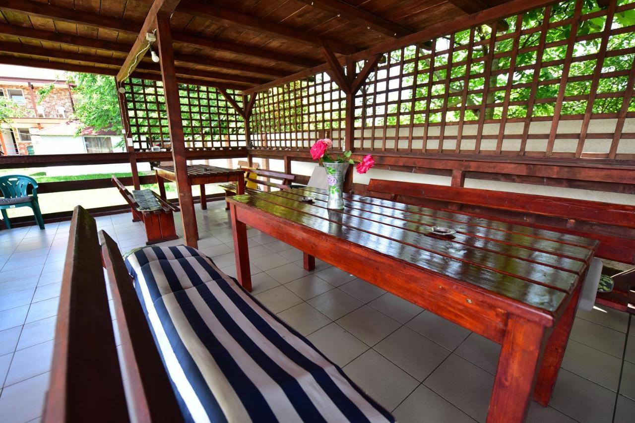 Vila Maya Vama Veche Exteriör bild